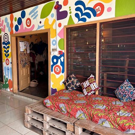 קומסי Tumi Hostel מראה חיצוני תמונה