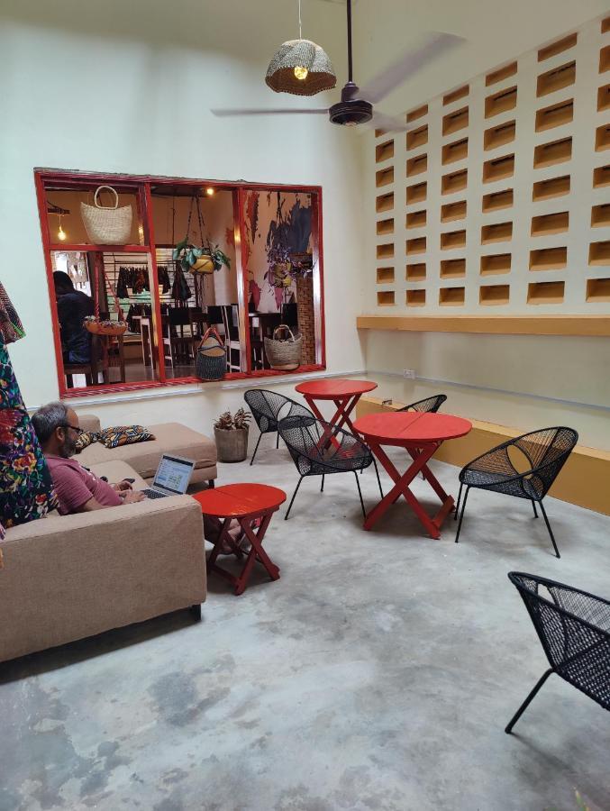 קומסי Tumi Hostel מראה חיצוני תמונה