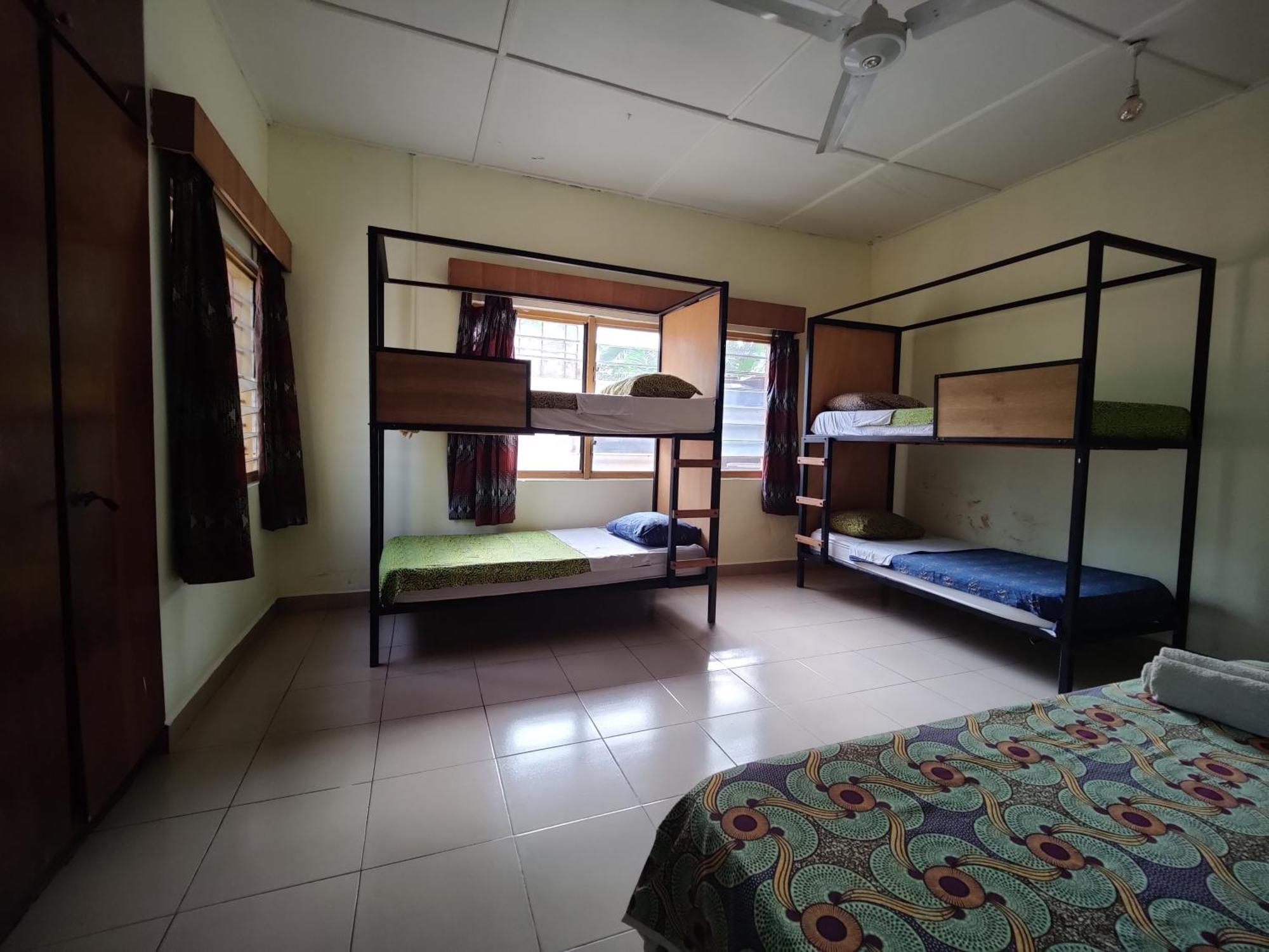 קומסי Tumi Hostel מראה חיצוני תמונה