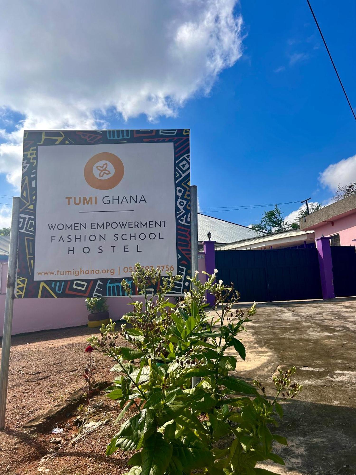 קומסי Tumi Hostel מראה חיצוני תמונה