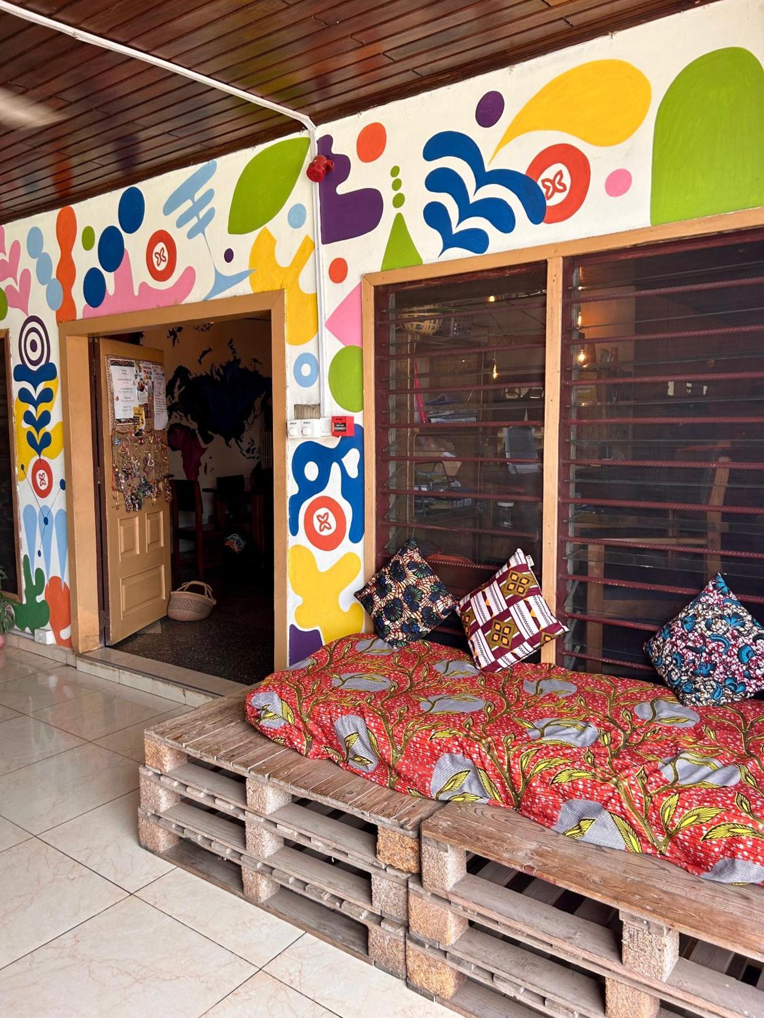 קומסי Tumi Hostel מראה חיצוני תמונה