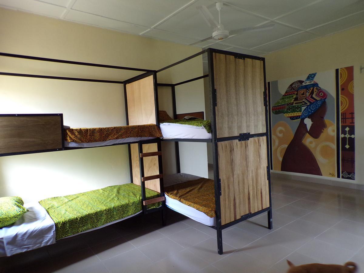 קומסי Tumi Hostel מראה חיצוני תמונה